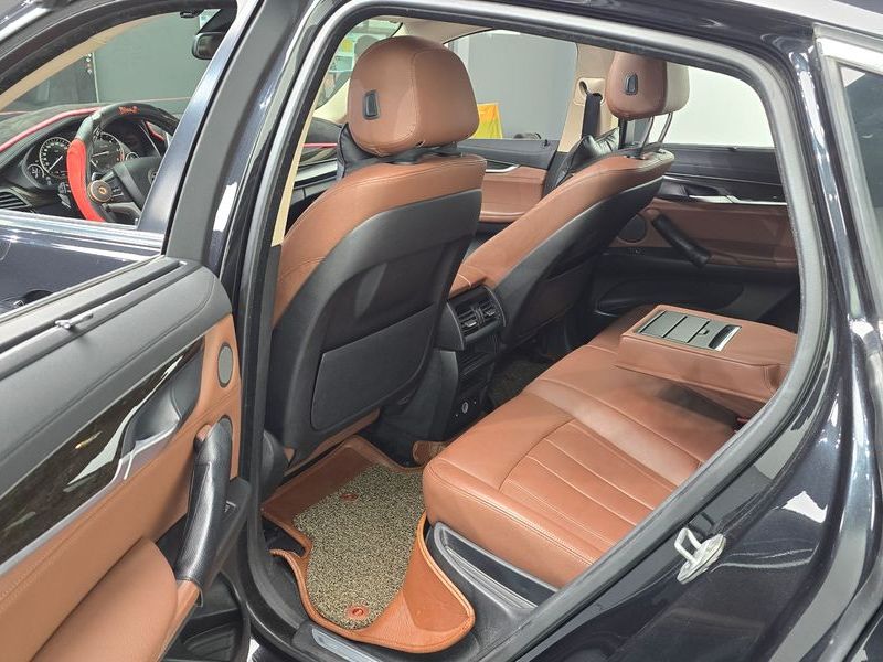 2015 BMW X6 xDrive 30d photo 11