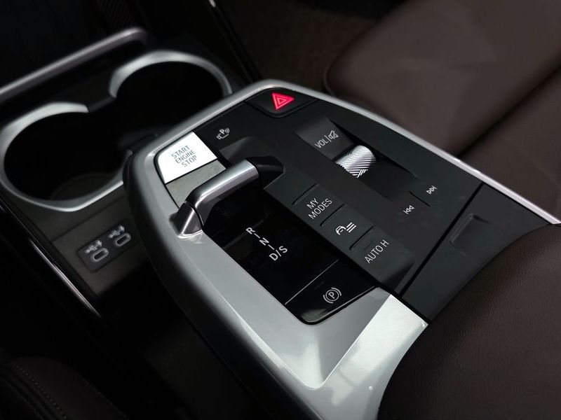 2024 BMW X1 xDrive 20i M Sport photo 9