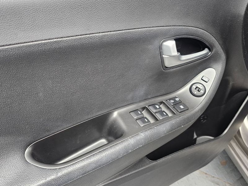 2015 Kia Morning Luxury photo 18