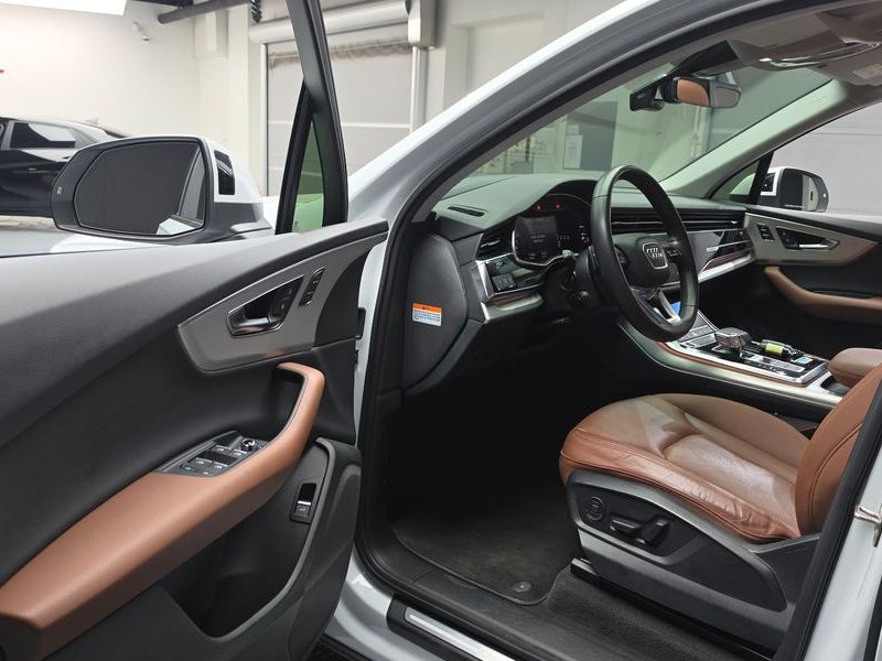 2022 Audi Q7 45 TDI Quattro photo 10