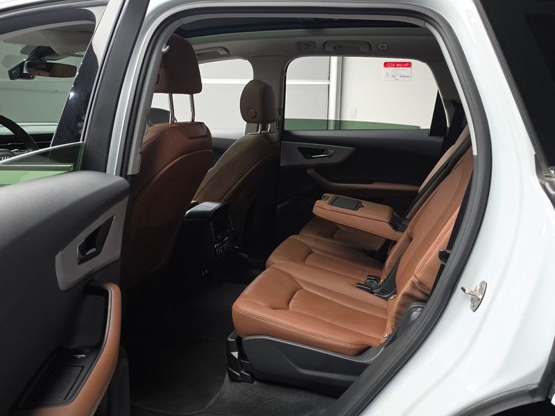 2022 Audi Q7 45 TDI Quattro photo 11