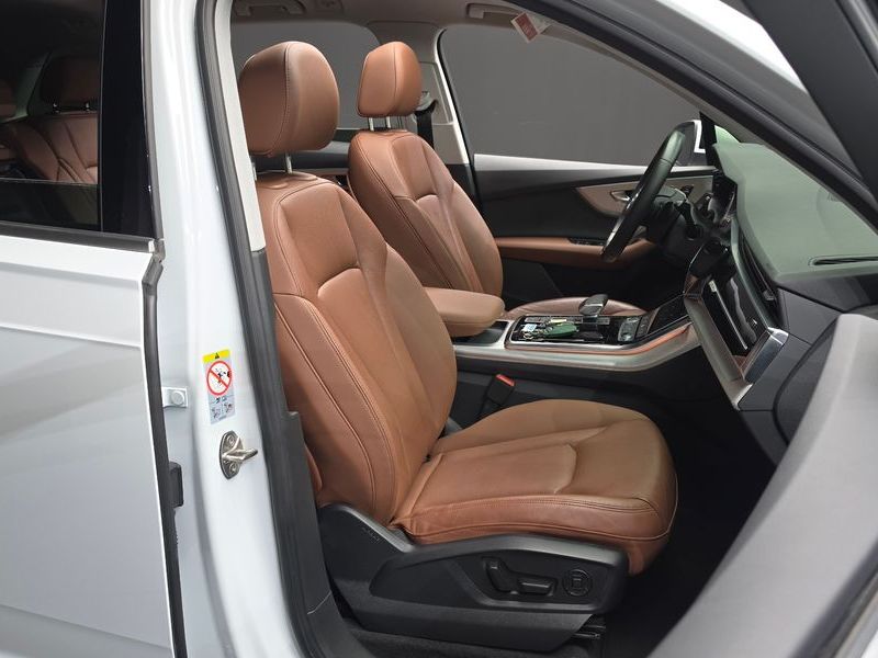 2022 Audi Q7 45 TDI Quattro photo 12
