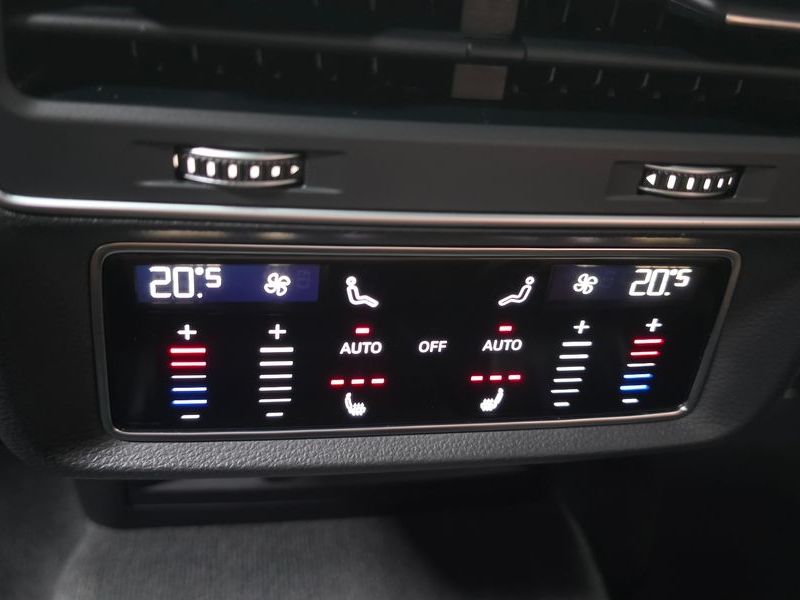 2022 Audi Q7 45 TDI Quattro photo 17