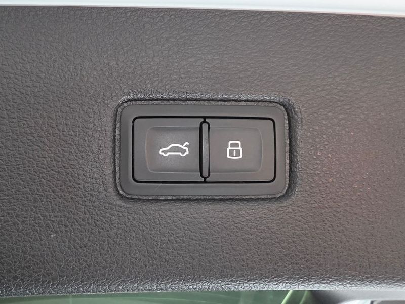 2022 Audi Q7 45 TDI Quattro photo 18
