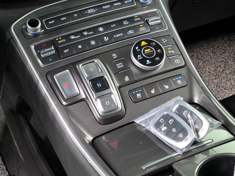 2021 Hyundai Santa Fe Diesel 2.2 4WD Prestige photo 9