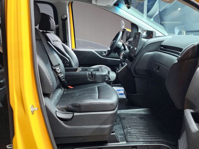 2023 Hyundai Staria 2WD Kinder Safety Car 11-Seater photo 10