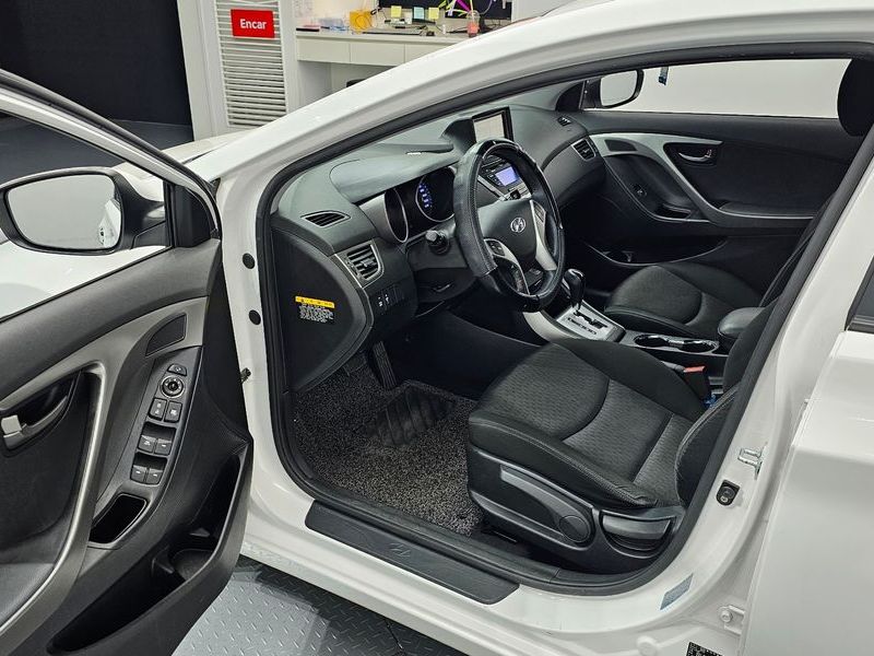 2012 Hyundai Avante M16 GDI Luxury photo 10