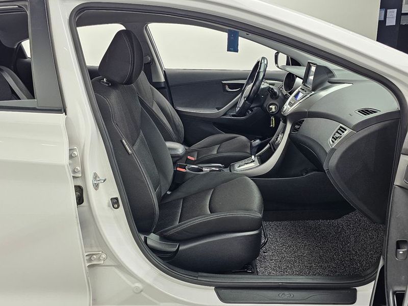 2012 Hyundai Avante M16 GDI Luxury photo 11