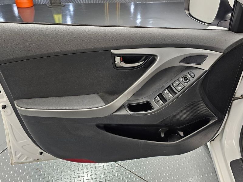 2012 Hyundai Avante M16 GDI Luxury photo 24
