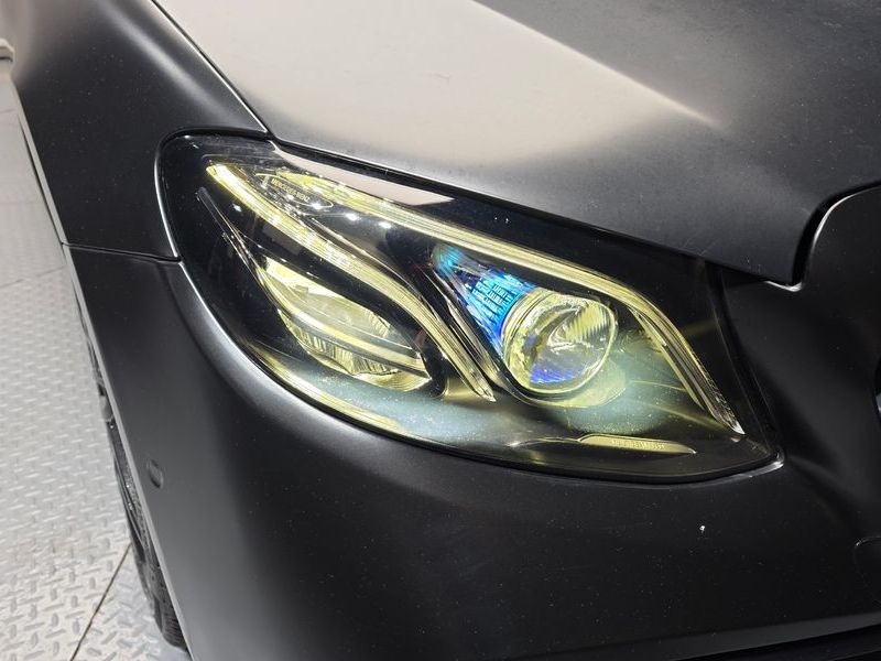 2019 Mercedes-Benz E-Class E220d Cabriolet photo 22