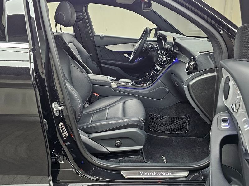 2020 Mercedes-Benz C-Class GLC300e 4MATIC Coupe photo 11