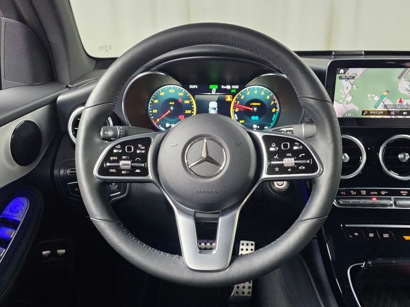2020 Mercedes-Benz C-Class GLC300e 4MATIC Coupe photo 13