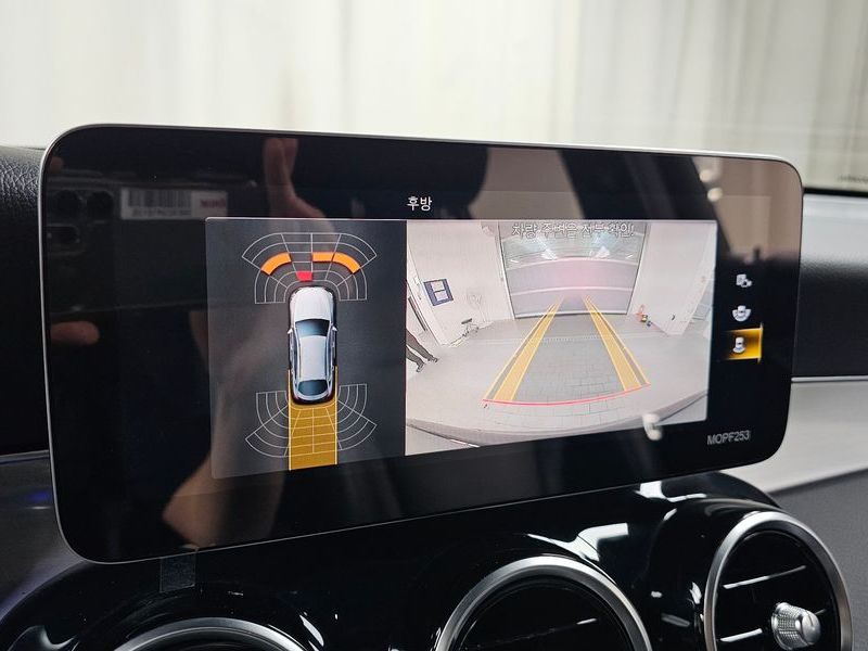 2020 Mercedes-Benz C-Class GLC300e 4MATIC Coupe photo 16
