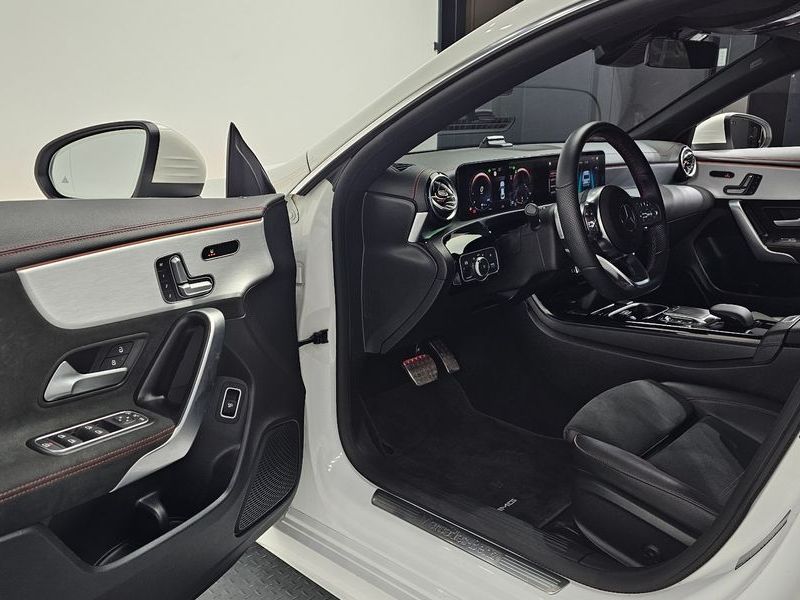 2022 Mercedes-Benz A-Class CLA250 4MATIC photo 10