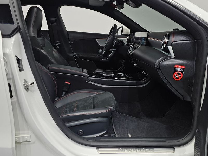 2022 Mercedes-Benz A-Class CLA250 4MATIC photo 11