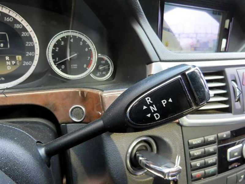 2012 Mercedes-Benz E-Class E300 Elegance photo 10