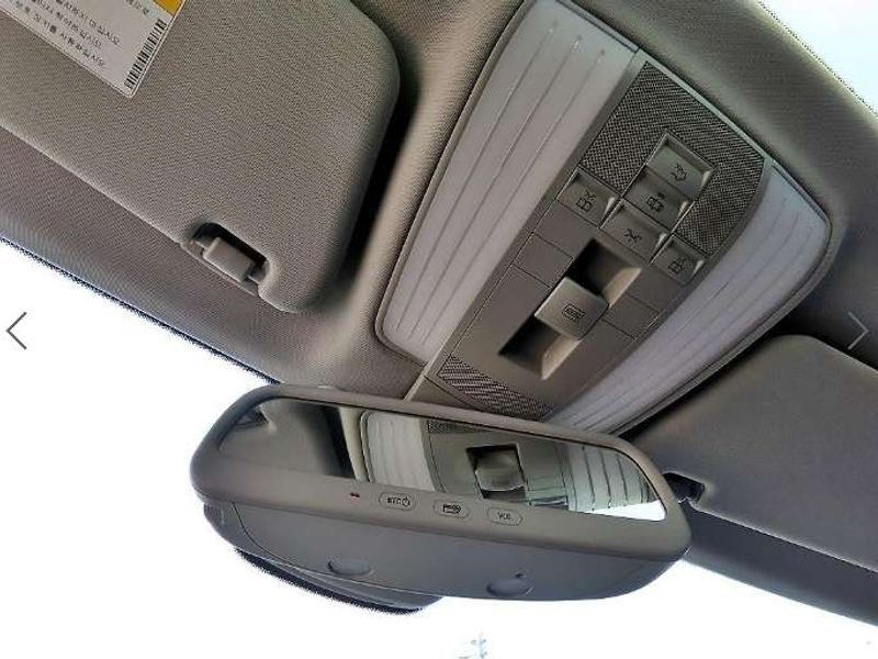 2012 Mercedes-Benz E-Class E300 Elegance photo 16