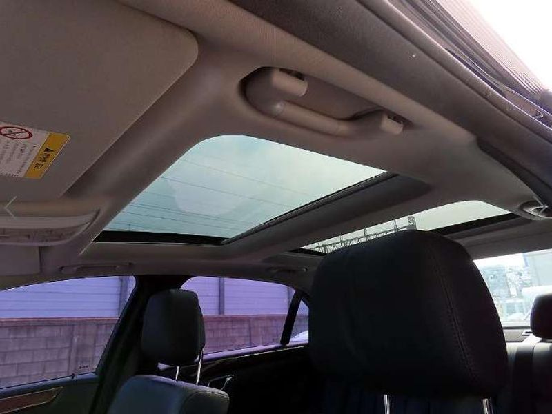 2012 Mercedes-Benz E-Class E300 Elegance photo 18