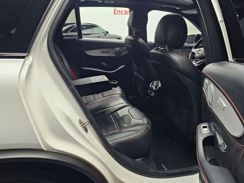 2019 Mercedes-Benz C-Class AMG GLC43 4MATIC photo 12
