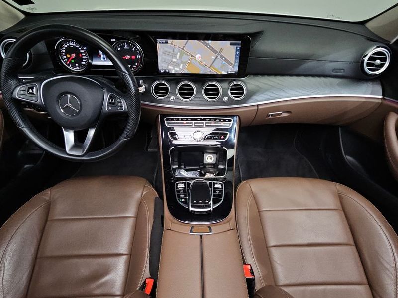 2017 Mercedes-Benz E-Class E220d Avantgarde photo 7