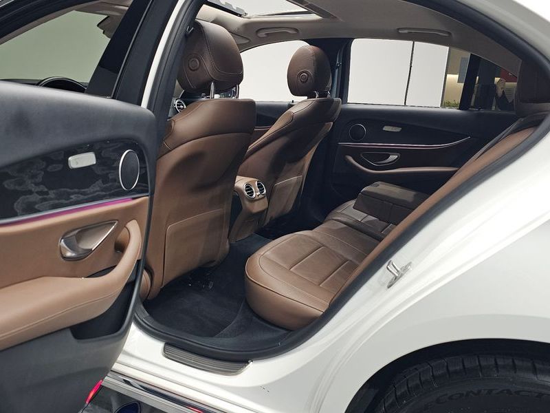 2017 Mercedes-Benz E-Class E220d Avantgarde photo 11