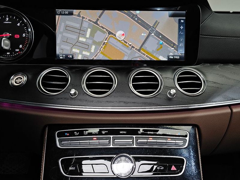 2017 Mercedes-Benz E-Class E220d Avantgarde photo 13