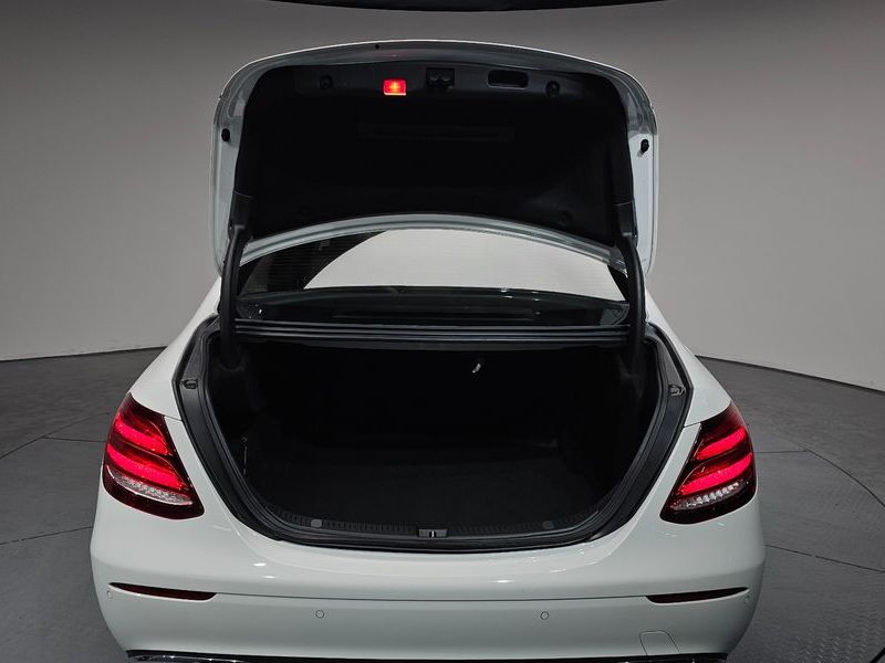 2017 Mercedes-Benz E-Class E220d Avantgarde photo 20