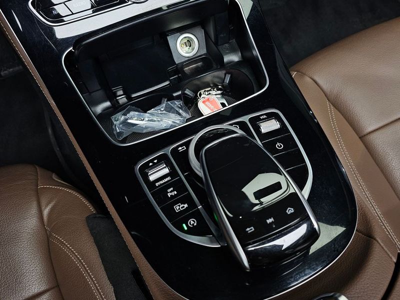2017 Mercedes-Benz E-Class E220d Avantgarde photo 28