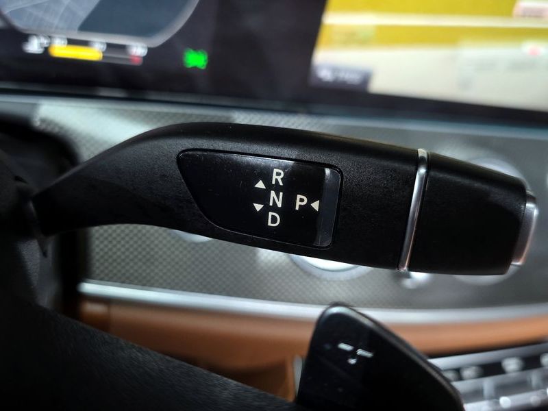 2020 Mercedes-Benz E-Class E350 4MATIC AMG Line photo 9