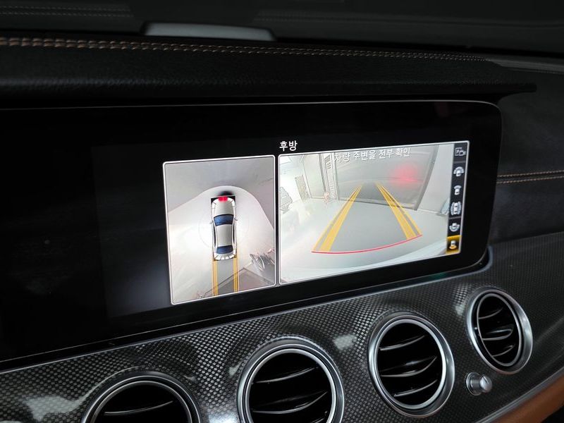 2020 Mercedes-Benz E-Class E350 4MATIC AMG Line photo 16