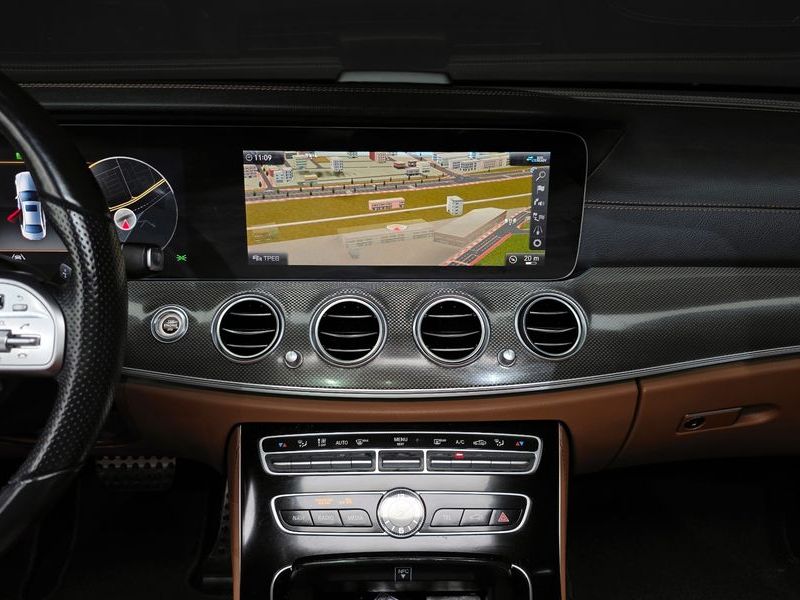 2020 Mercedes-Benz E-Class E350 4MATIC AMG Line photo 19