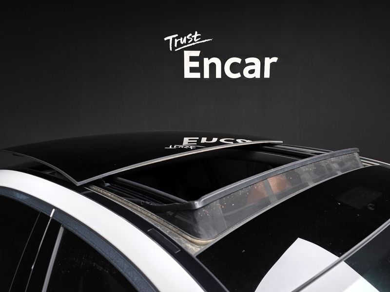 2020 Mercedes-Benz E-Class E350 4MATIC AMG Line photo 20