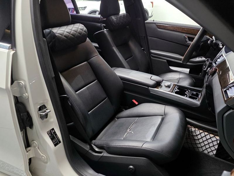 2012 Mercedes-Benz E-Class E200 CGI photo 12