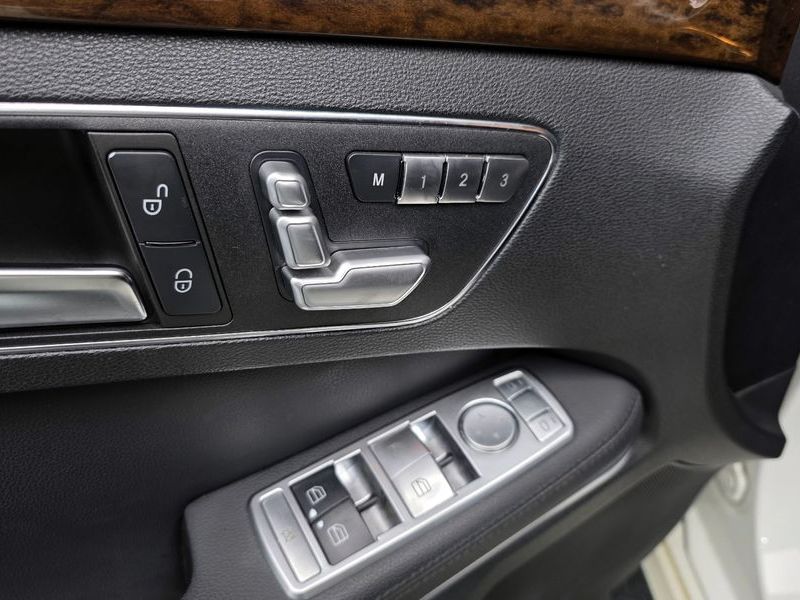 2012 Mercedes-Benz E-Class E200 CGI photo 14