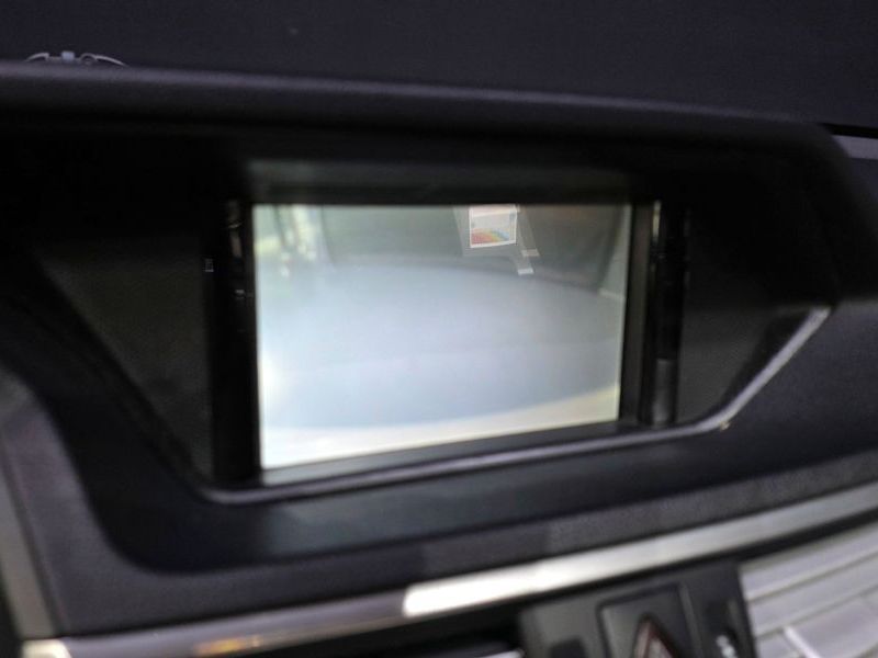 2012 Mercedes-Benz E-Class E200 CGI photo 16