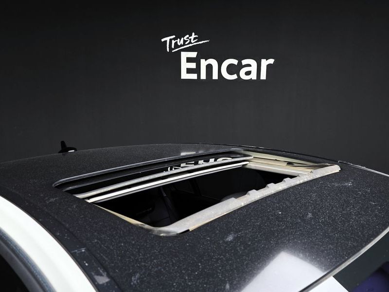 2012 Mercedes-Benz E-Class E200 CGI photo 20