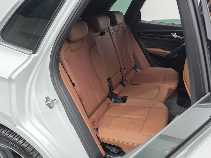 2022 Audi Q5 45 TFSI Quattro Premium photo 11