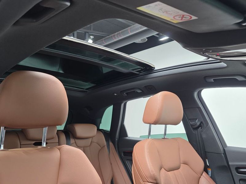 2022 Audi Q5 45 TFSI Quattro Premium photo 13