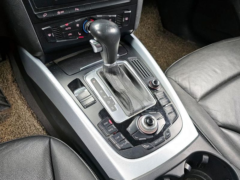 2012 Audi Q5 2.0 TDI Quattro 8R photo 9