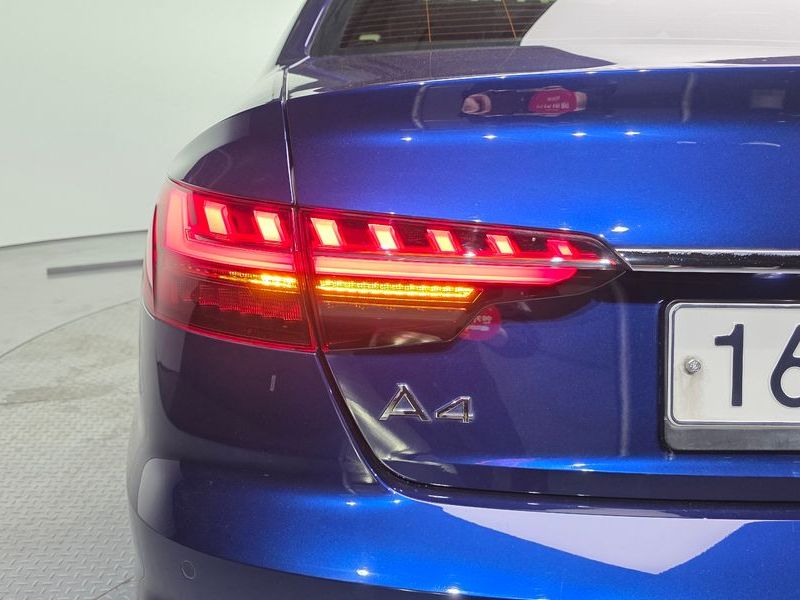 2020 Audi A4 35 TDI Premium photo 23