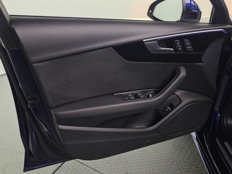 2020 Audi A4 35 TDI Premium photo 24