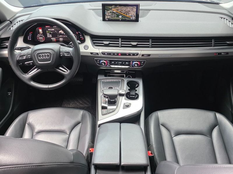 2019 Audi Q7 45 TFSI Quattro photo 7