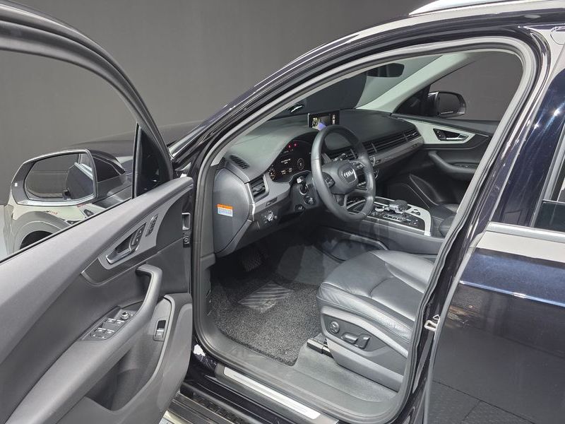 2019 Audi Q7 45 TFSI Quattro photo 10