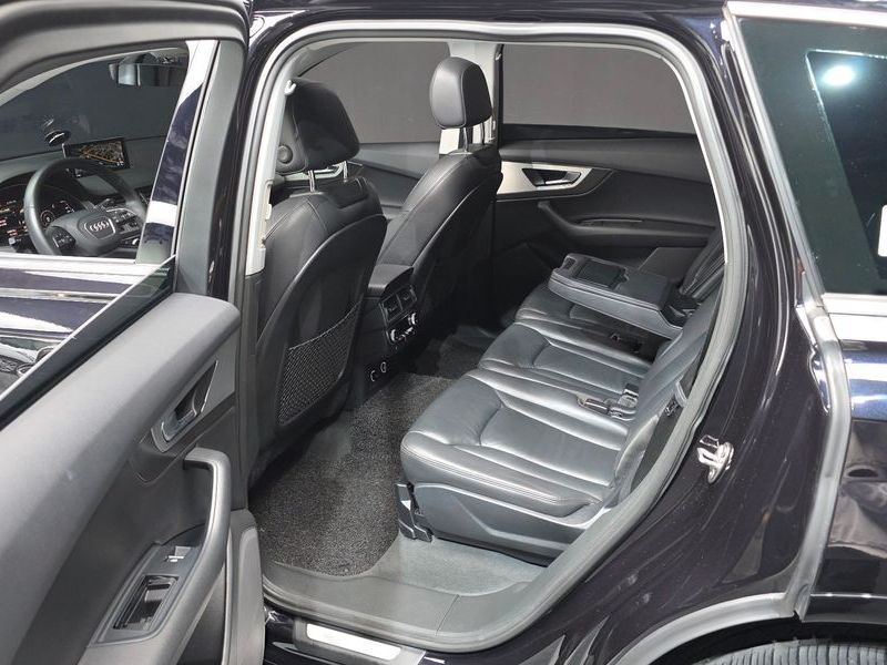 2019 Audi Q7 45 TFSI Quattro photo 11