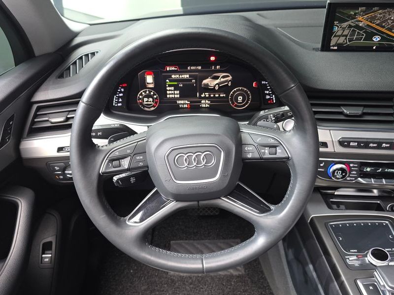 2019 Audi Q7 45 TFSI Quattro photo 13