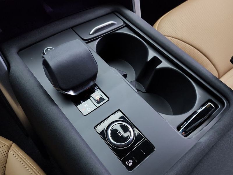 2024 Land Rover Discovery P360 Dynamic HSE photo 9