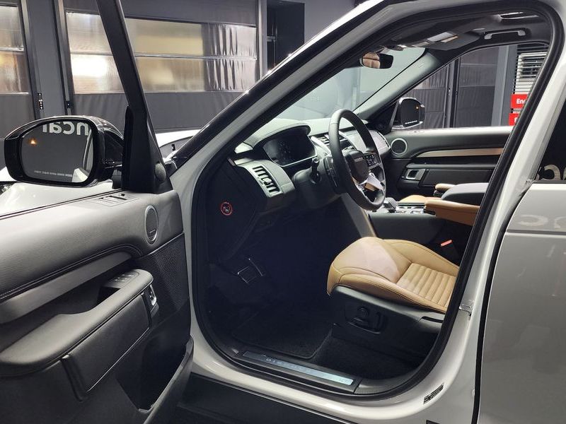 2024 Land Rover Discovery P360 Dynamic HSE photo 10