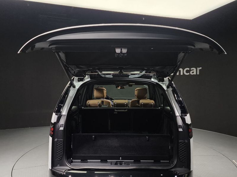 2024 Land Rover Discovery P360 Dynamic HSE photo 20