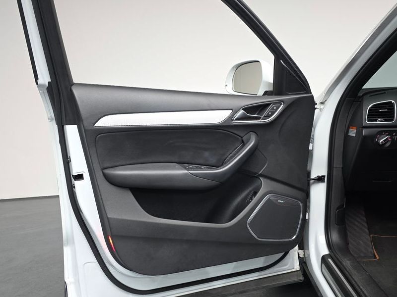 2016 Audi Q3 35 TDI Quattro Design Line 8U photo 24
