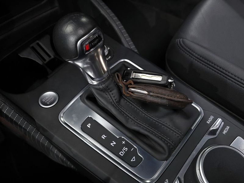 2020 Audi Q2 35 TDI Premium photo 9